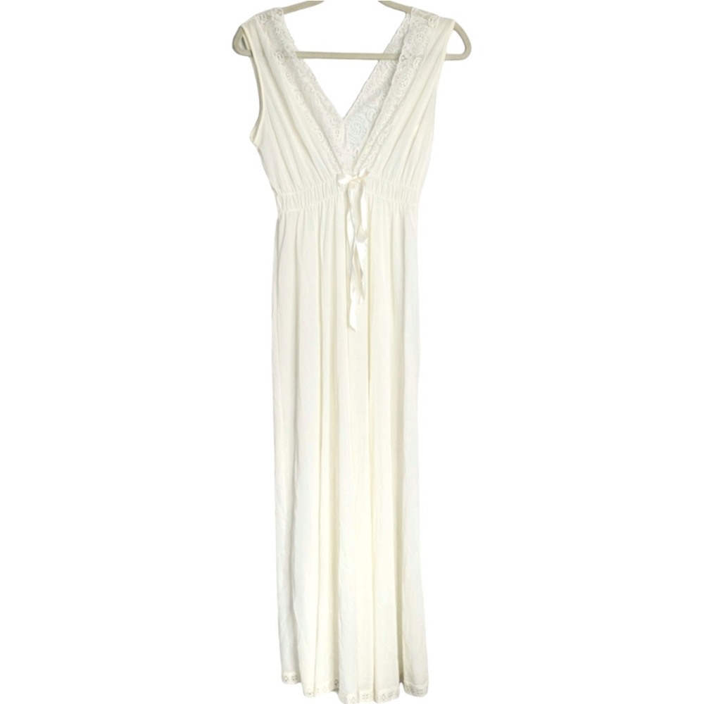 Vintage 60s/70s Miss Elaine Semi Sheer Long Nightgown